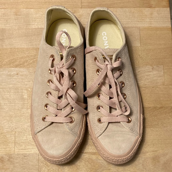 Converse Suede All Star Sneakers. Soft Pink Suede Upper. Pink Sole. Size: 7.5 - Picture 3 of 9